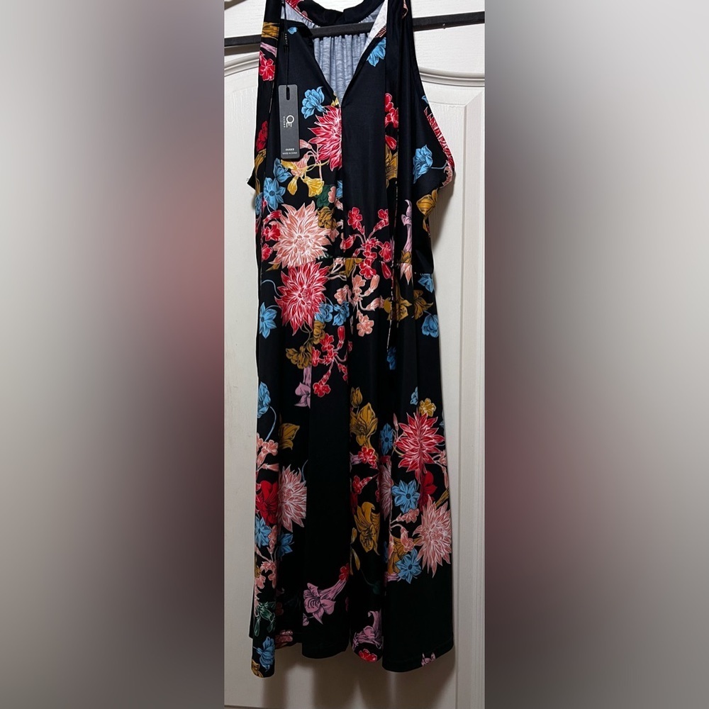 NWT Floral halter dress, size XL. - Picture 5 of 5